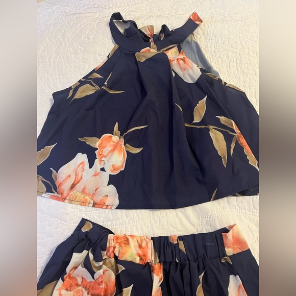 Floral Two-Piece Set in Navy and Peach - Picture 4 of 5